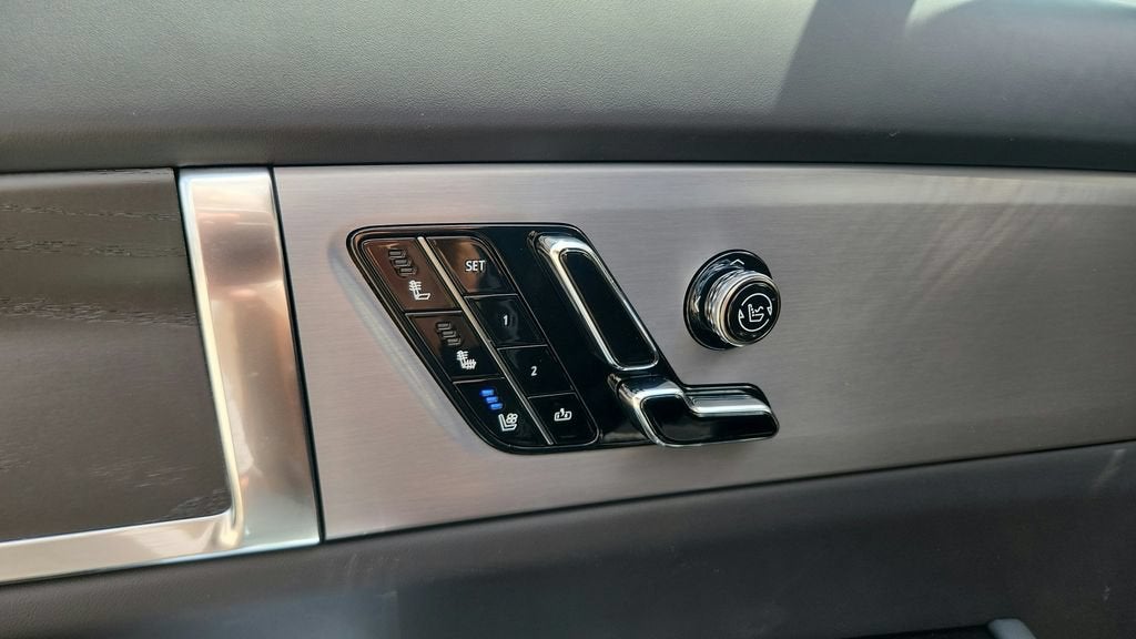2027 Cadillac VISTIQ Platinum