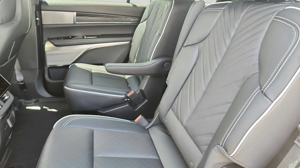 2027 Cadillac VISTIQ Platinum