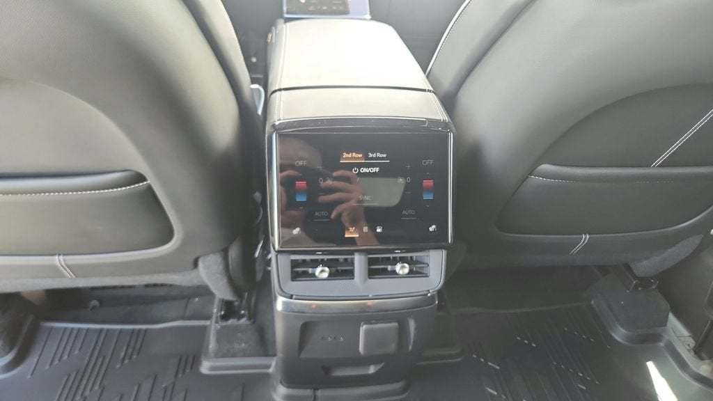 2027 Cadillac VISTIQ Platinum