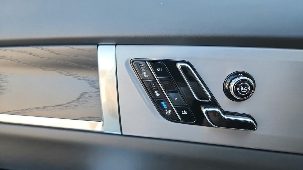 2027 Cadillac VISTIQ Platinum