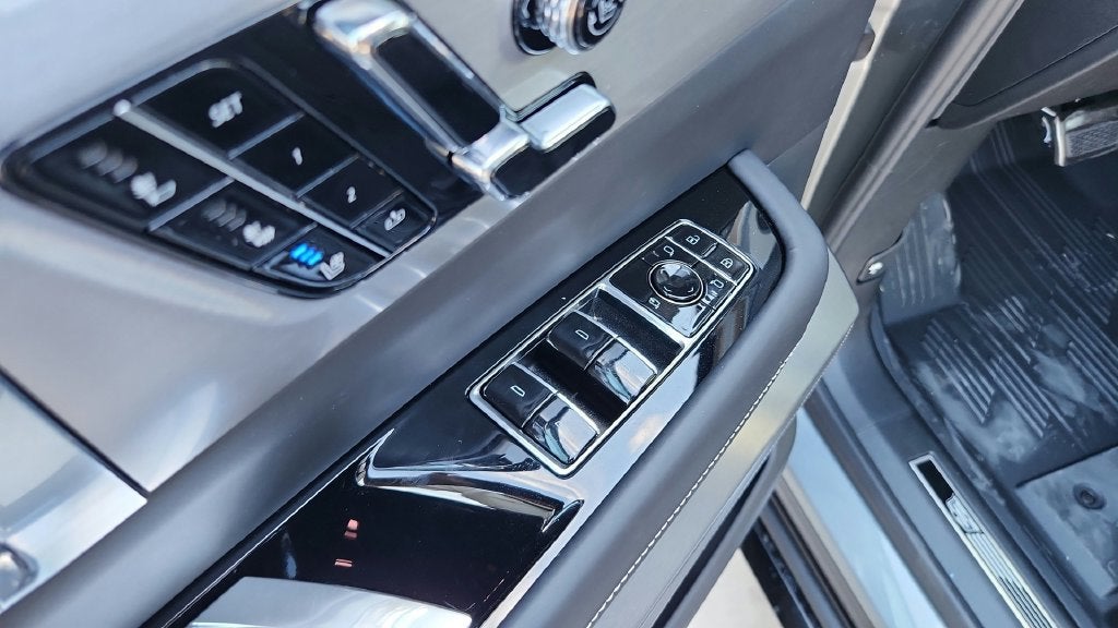2027 Cadillac VISTIQ Platinum