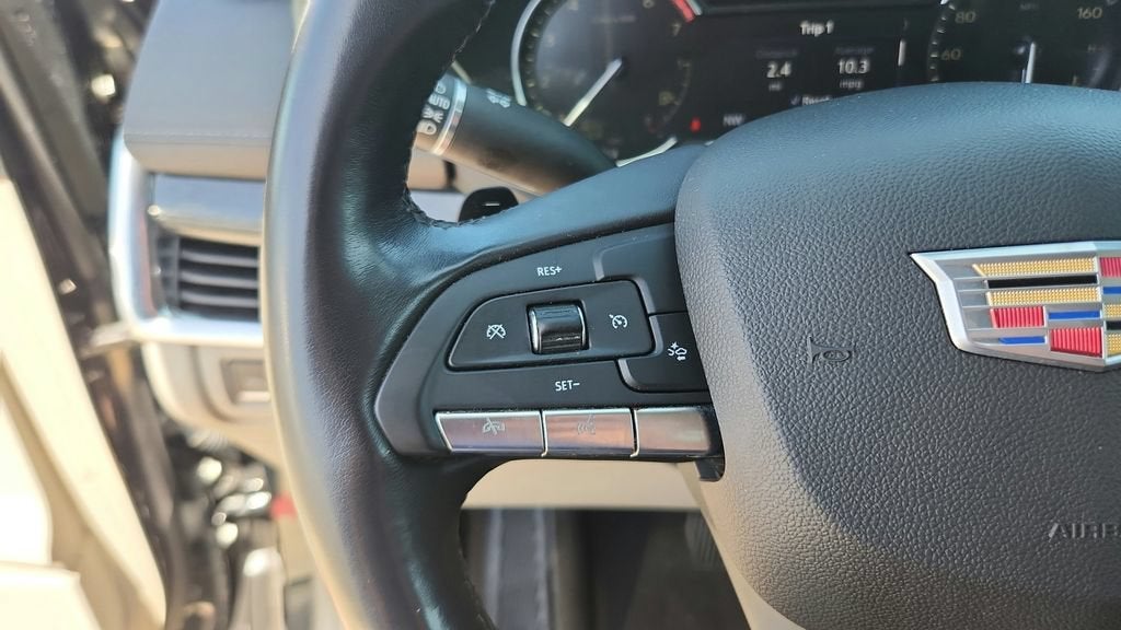 2022 Cadillac XT4 FWD Premium Luxury