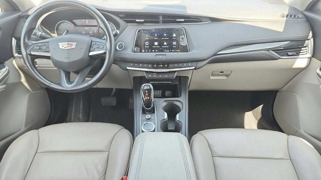 2022 Cadillac XT4 FWD Premium Luxury