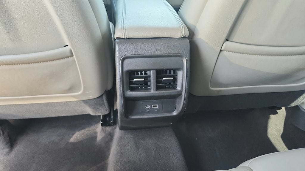 2022 Cadillac XT4 FWD Premium Luxury