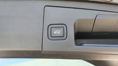 2022 Cadillac XT4 FWD Premium Luxury