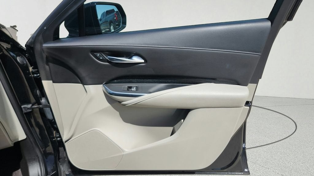 2022 Cadillac XT4 FWD Premium Luxury