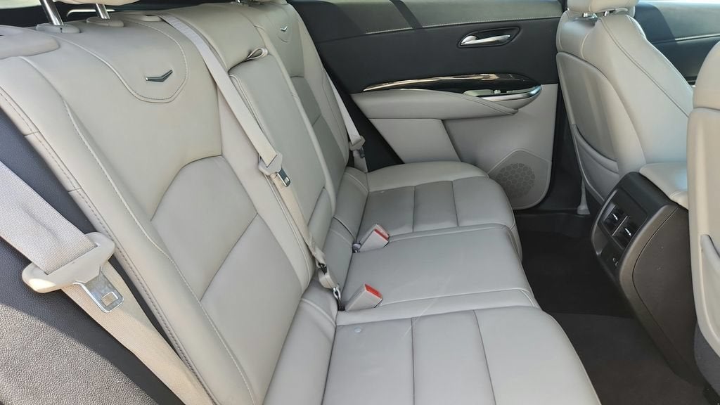 2022 Cadillac XT4 FWD Premium Luxury