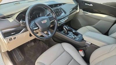 2022 Cadillac XT4 FWD Premium Luxury