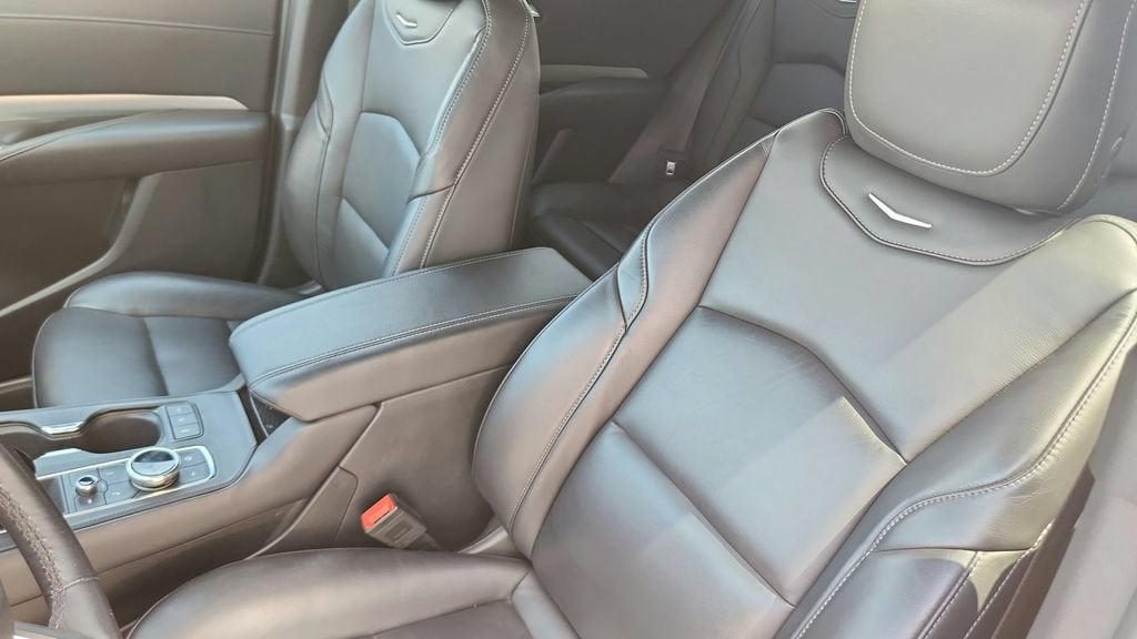 2023 Cadillac XT4 FWD Premium Luxury