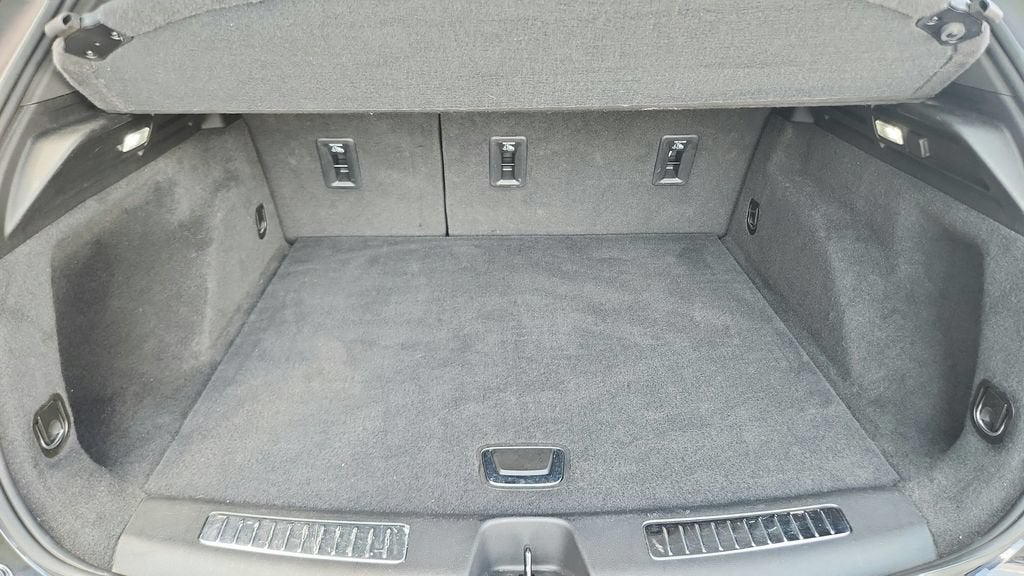 2023 Cadillac XT4 FWD Premium Luxury