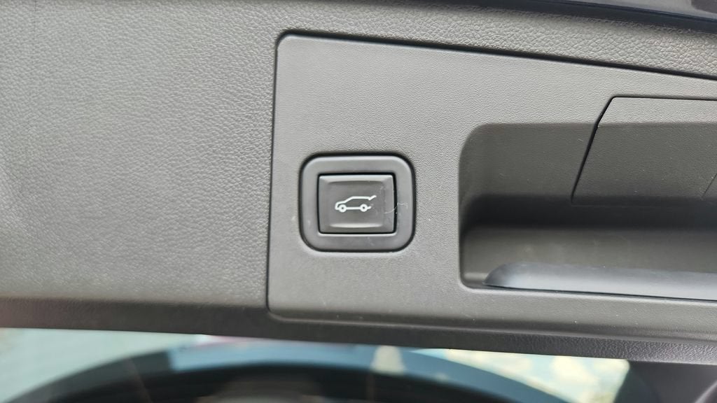 2023 Cadillac XT4 FWD Premium Luxury