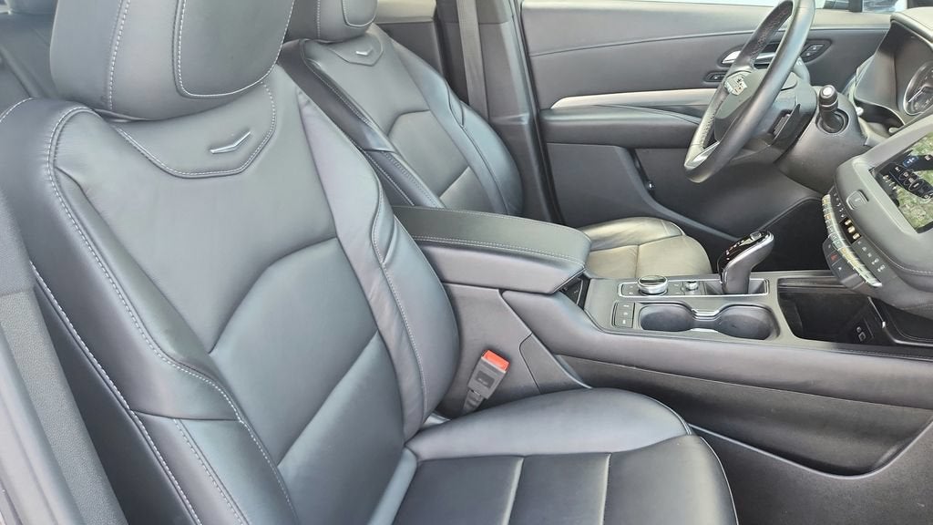 2023 Cadillac XT4 FWD Premium Luxury