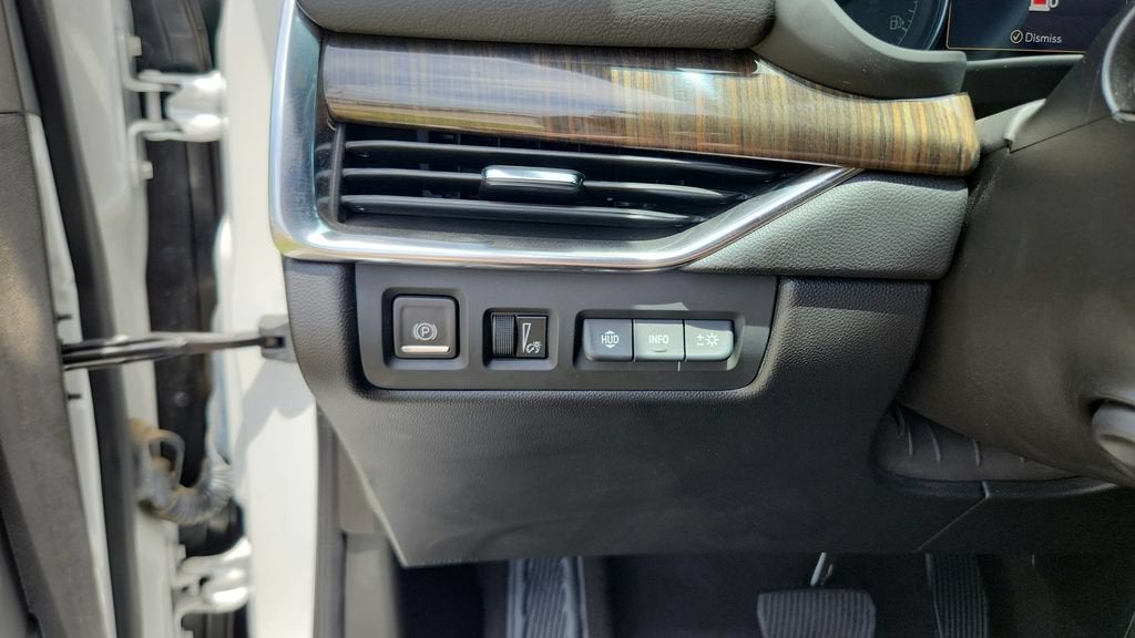 2023 Cadillac XT4 FWD Premium Luxury