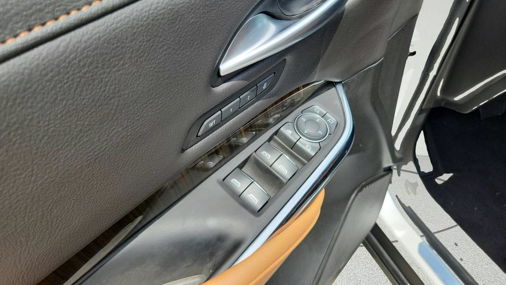 2023 Cadillac XT4 FWD Premium Luxury