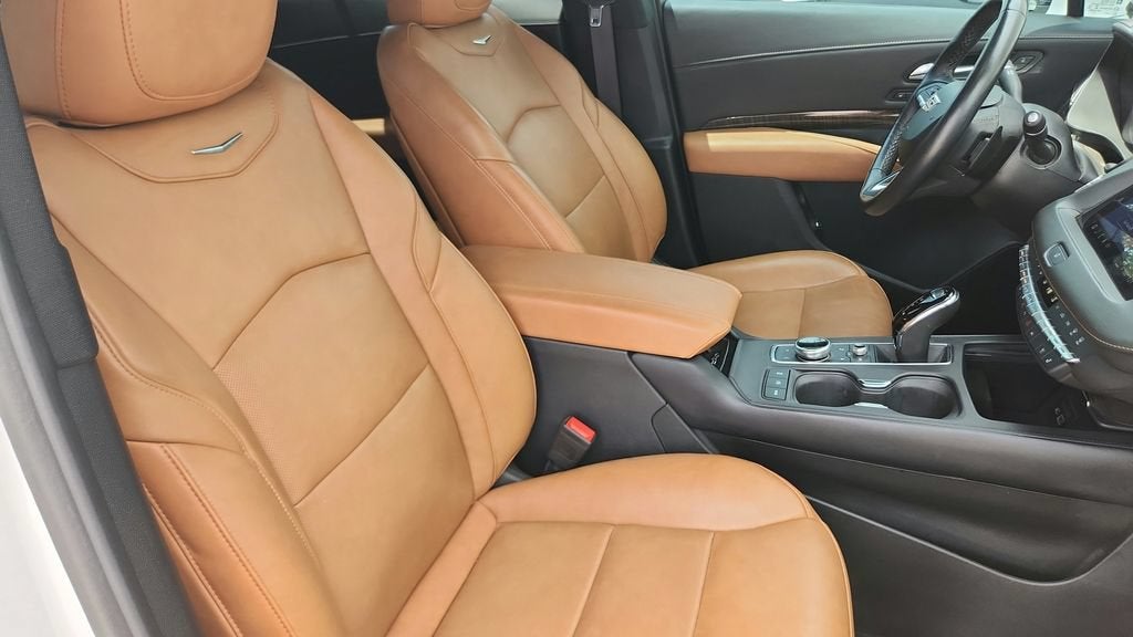 2023 Cadillac XT4 FWD Premium Luxury