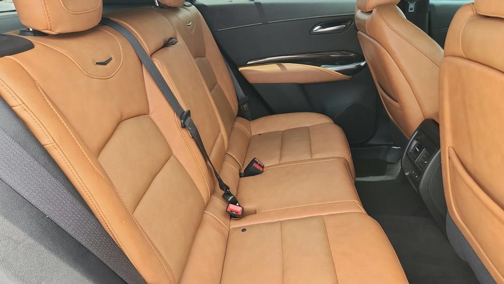 2023 Cadillac XT4 FWD Premium Luxury
