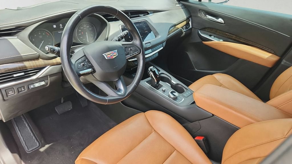 2023 Cadillac XT4 FWD Premium Luxury