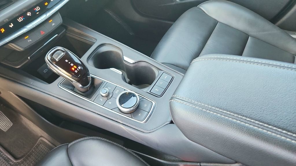 2024 Cadillac XT4 Premium Luxury