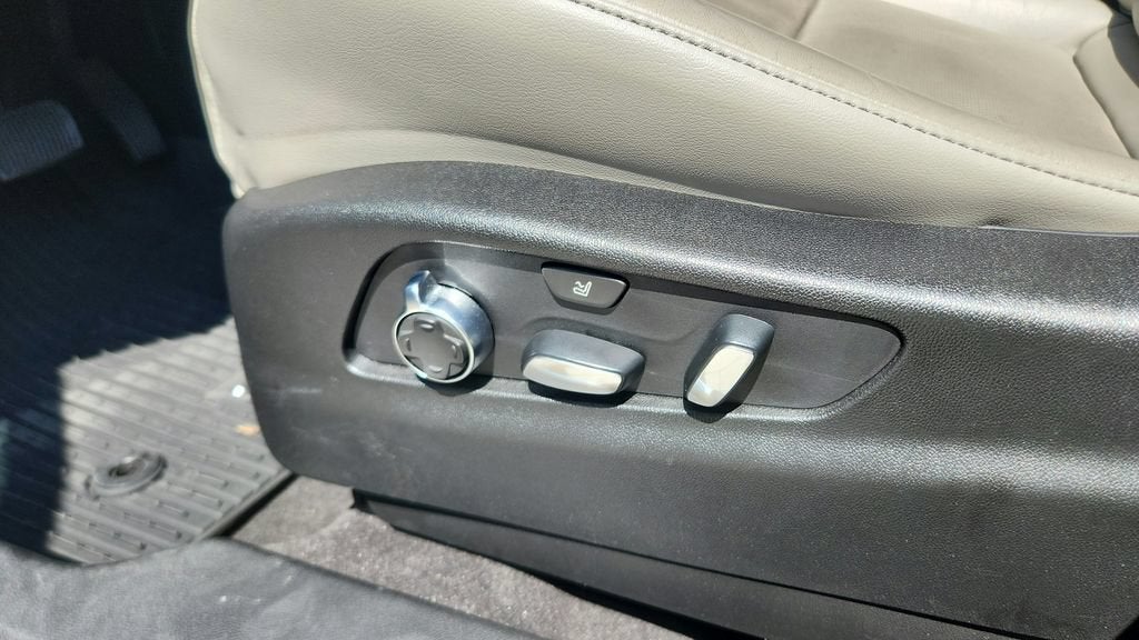 2021 Cadillac XT4 AWD Premium Luxury