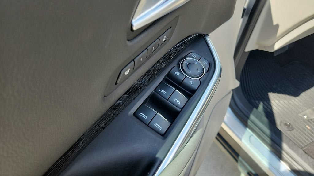 2021 Cadillac XT4 AWD Premium Luxury