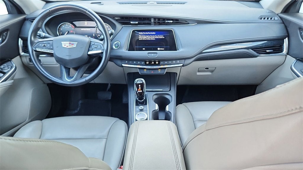 2023 Cadillac XT4 Premium Luxury