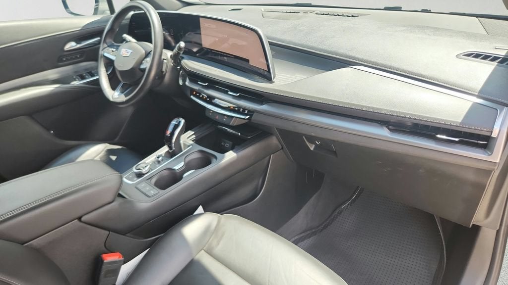 2024 Cadillac XT4 Premium Luxury
