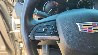 2023 Cadillac XT4 Premium Luxury