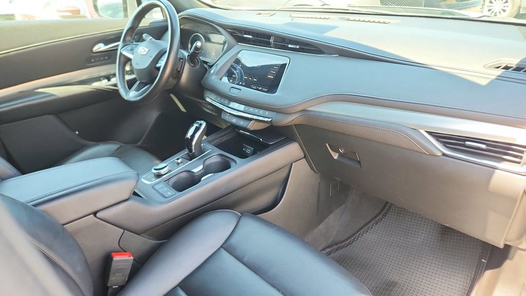 2023 Cadillac XT4 Premium Luxury