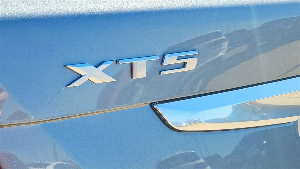 2025 Cadillac XT5 Luxury