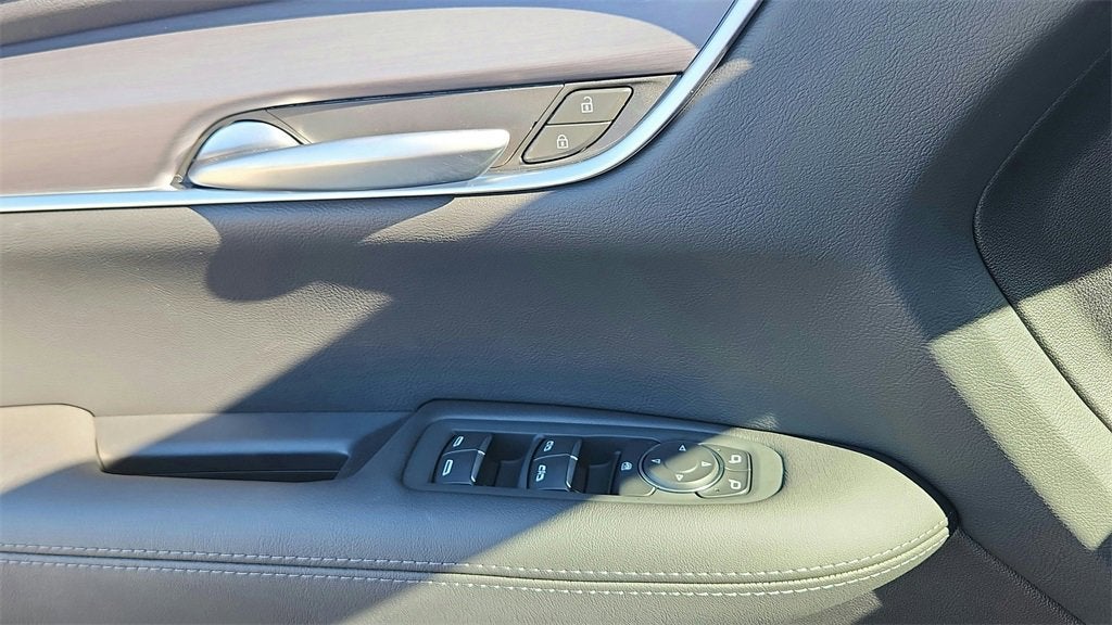 2025 Cadillac XT5 Luxury