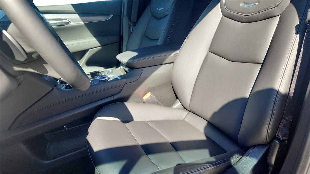 2025 Cadillac XT5 Luxury