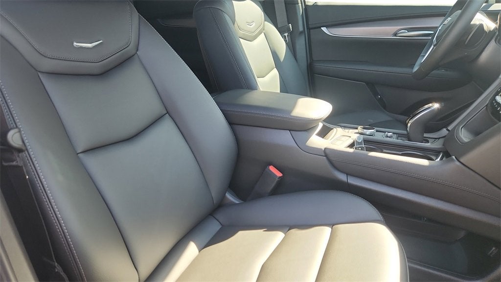 2025 Cadillac XT5 Luxury