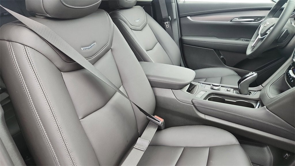 2026 Cadillac XT5 Luxury