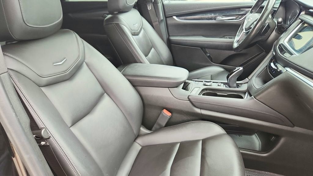 2022 Cadillac XT5 Luxury