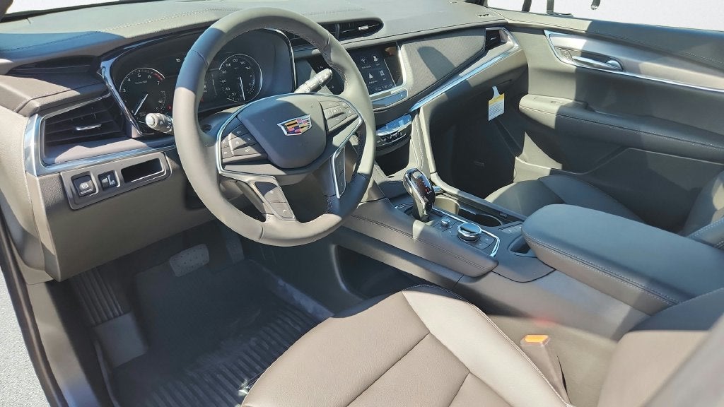 2026 Cadillac XT5 Luxury