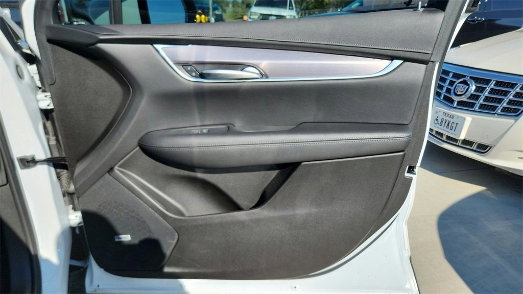 2025 Cadillac XT5 Luxury