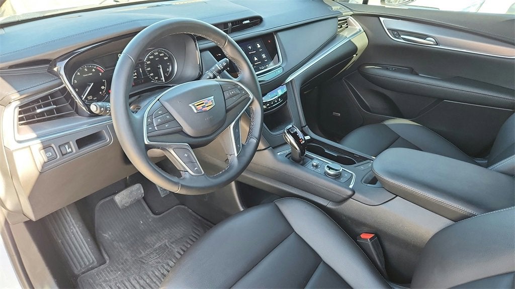 2025 Cadillac XT5 Luxury