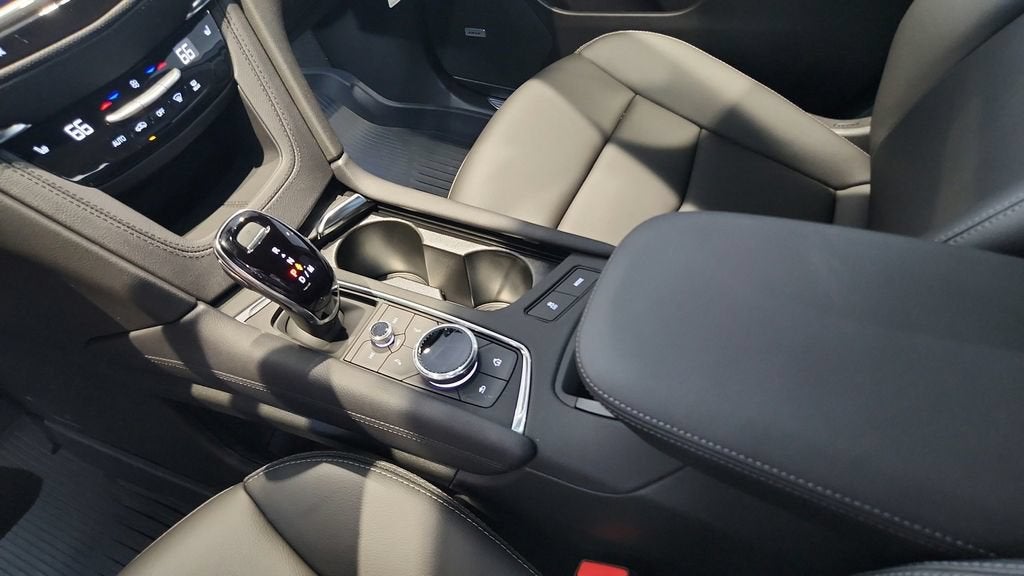 2026 Cadillac XT5 Luxury