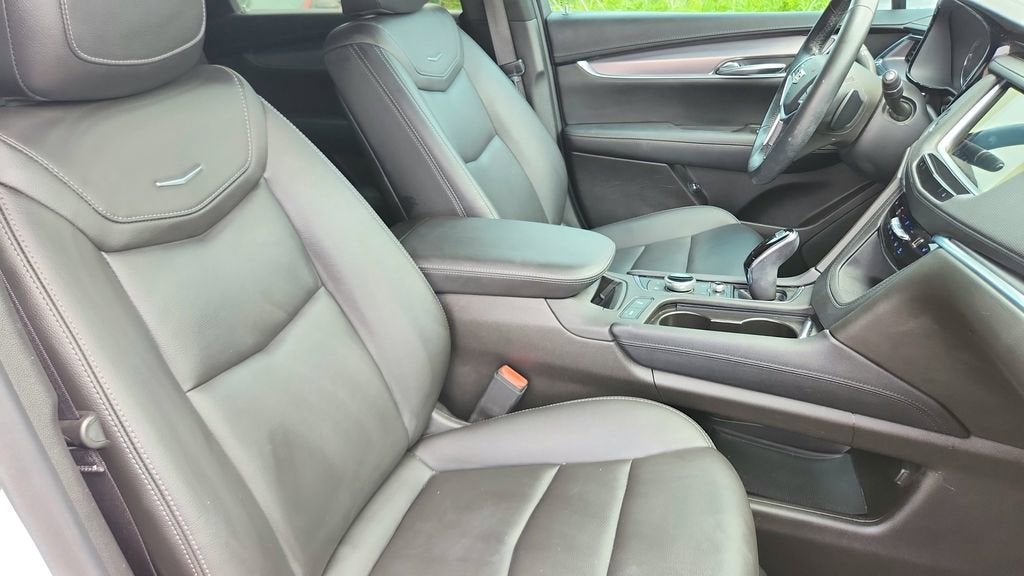 2022 Cadillac XT5 Luxury