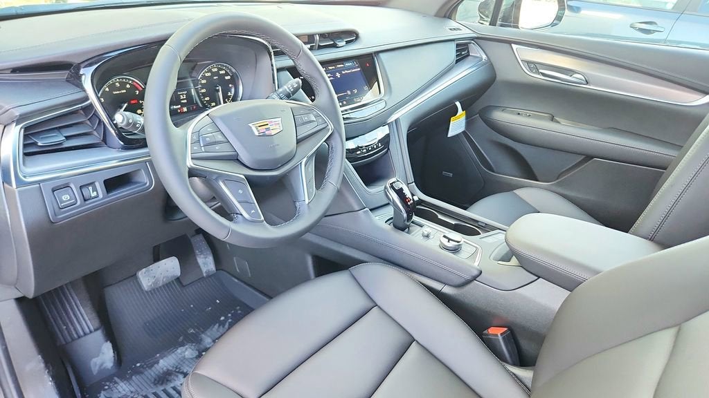 2026 Cadillac XT5 Luxury