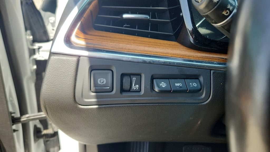 2023 Cadillac XT5 FWD Premium Luxury
