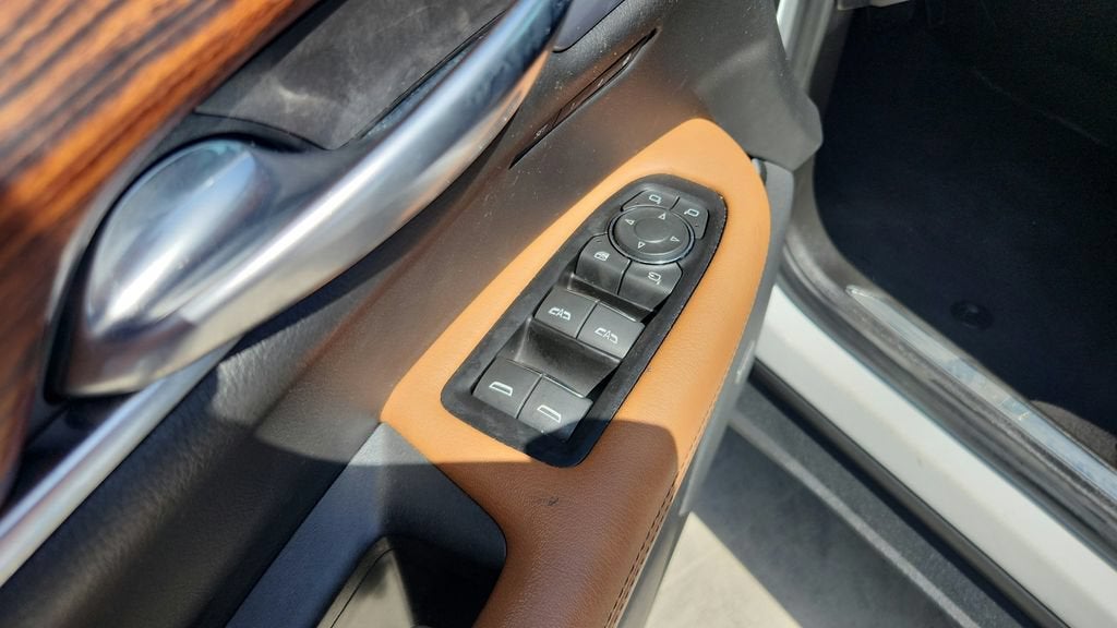 2023 Cadillac XT5 FWD Premium Luxury