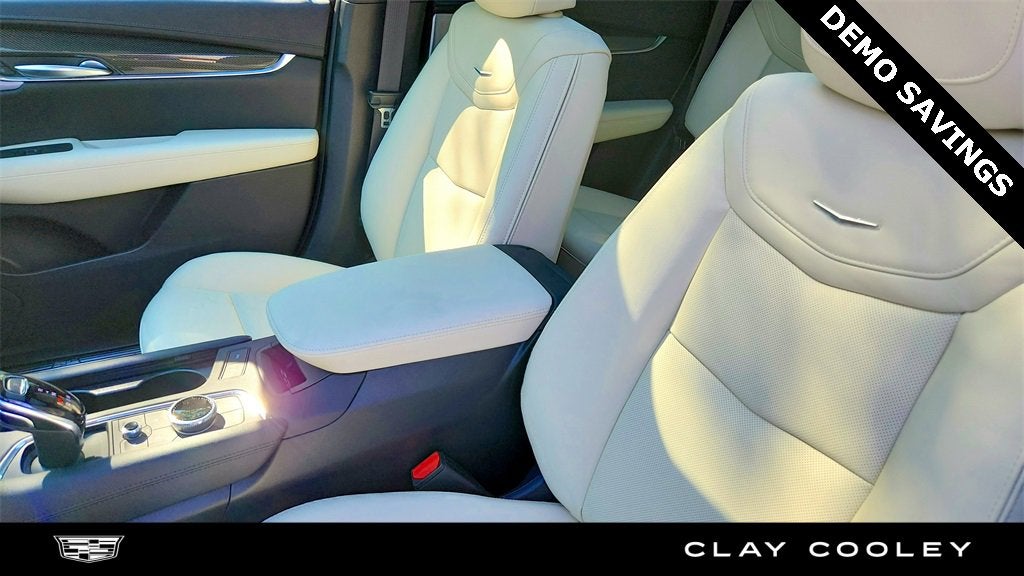 2025 Cadillac XT5 Sport