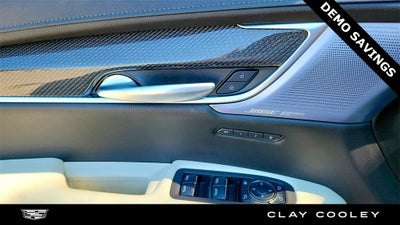 2025 Cadillac XT5 Sport