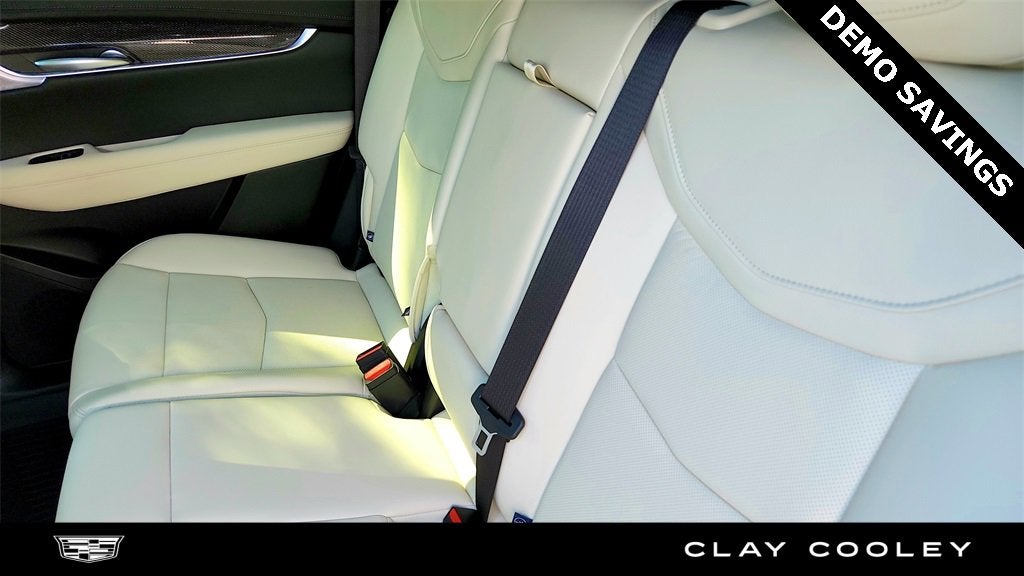 2025 Cadillac XT5 Sport