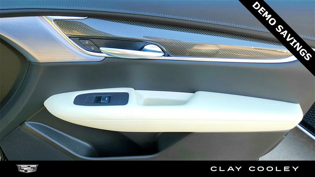 2025 Cadillac XT5 Sport