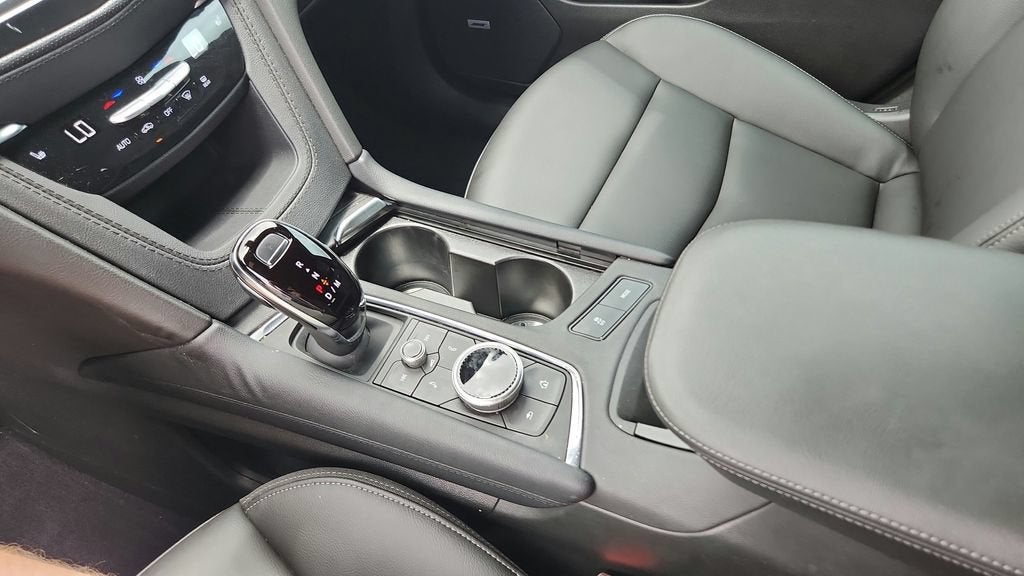 2024 Cadillac XT6 Luxury