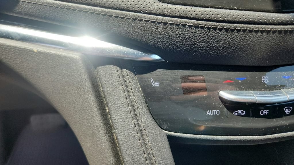 2024 Cadillac XT6 Luxury