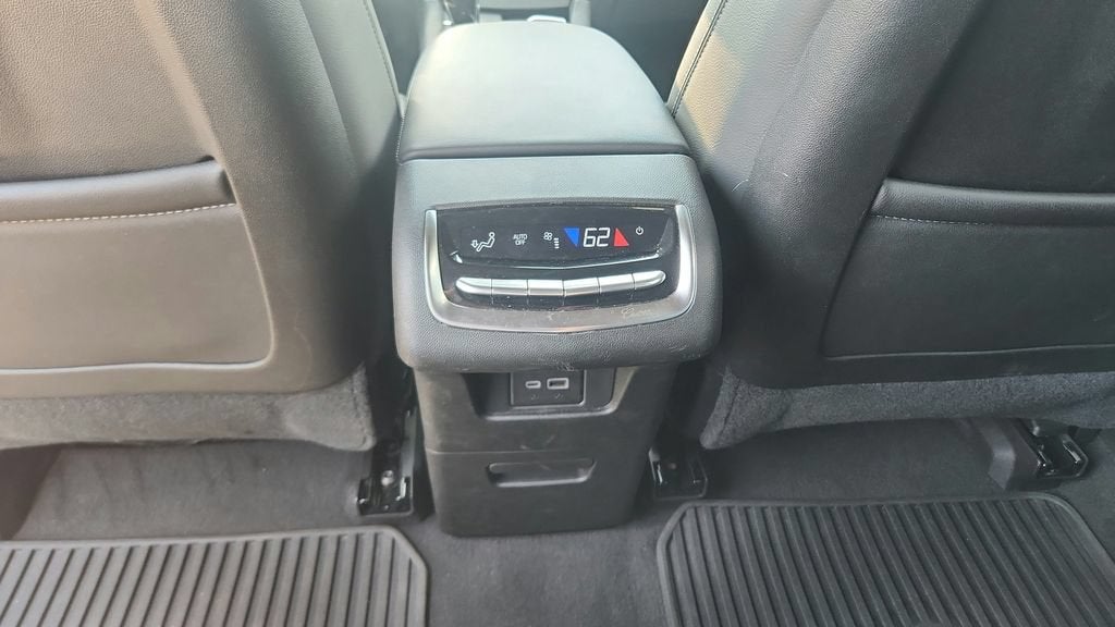 2024 Cadillac XT6 Luxury