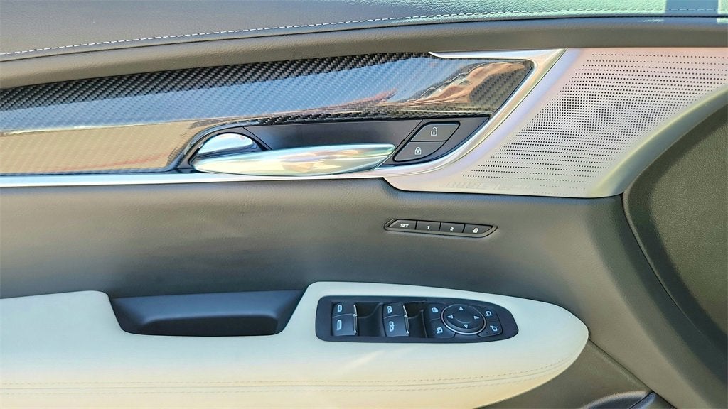 2025 Cadillac XT6 Sport